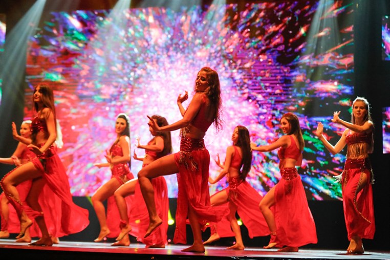 Tribe Dance Hold Your Dream 